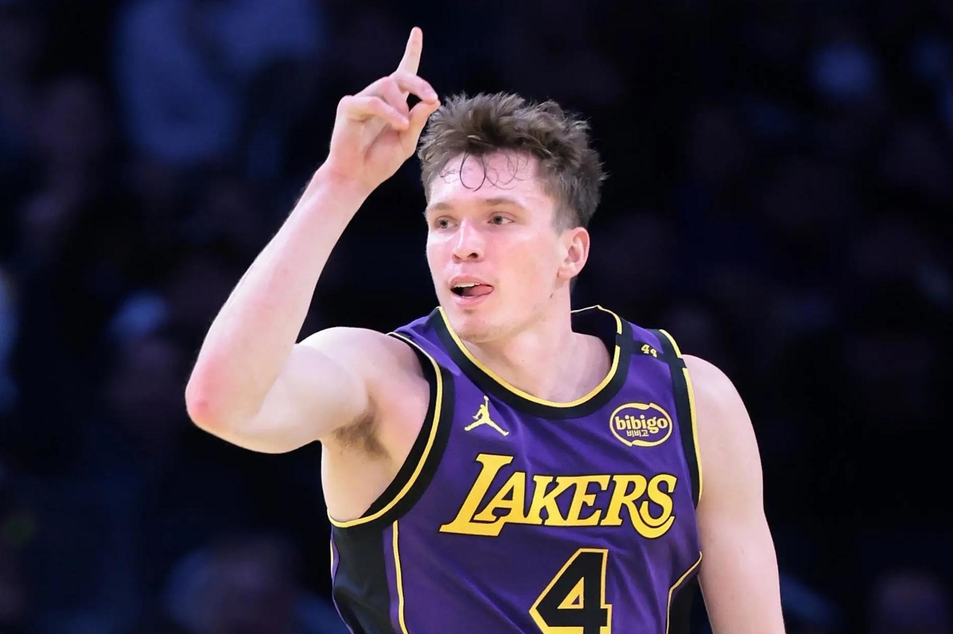 hth-包含转会期体能课后，洛杉矶湖人绝杀压哨备战法国杯，更衣室稳定，训练强度明显提升的词条